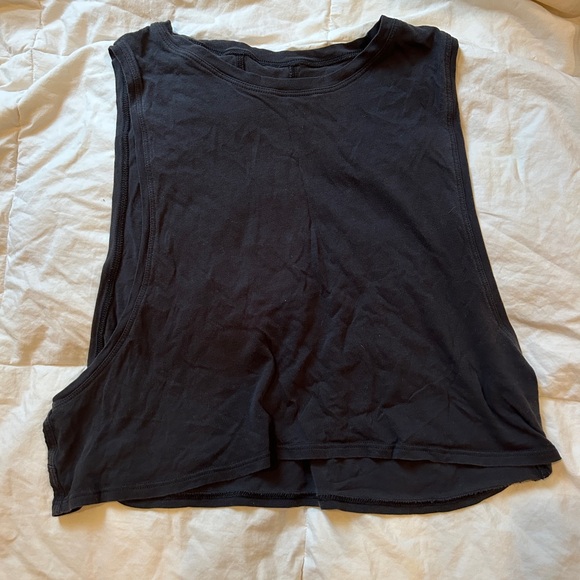 lululemon athletica Tops - Lululemon cropped muscle tank